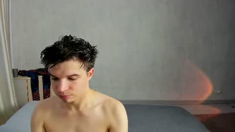 Snapshot of elliot_winki chatting on July 4, 1:12 am elliot_winki online show from July 4, 1:12 am