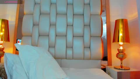 E L L I O T    V E L E Z online show from January 8, 11:30 pm