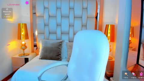 E L L I O T    V E L E Z online show from September 11, 8:53 pm