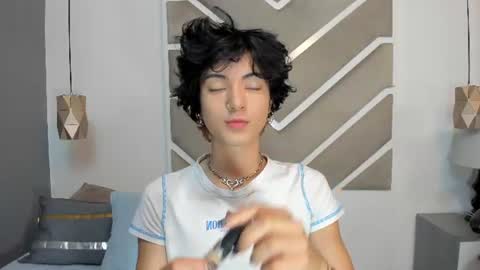 elliotvolkov online show from July 25, 3:42 pm