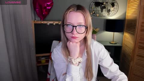 elliup online show from October 10, 8:35 am