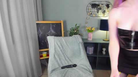 elliup online show from March 25, 4:13 pm