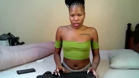 elllanna online show from October 2, 11:12 pm