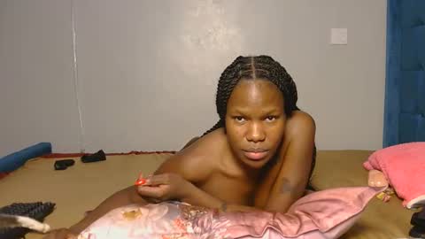 elllanna online show from March 5, 1:12 am