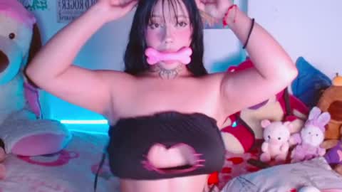 Snapshot of ellope chatting on December 1, 12:48 am Ellope online show from December 1, 12:48 am