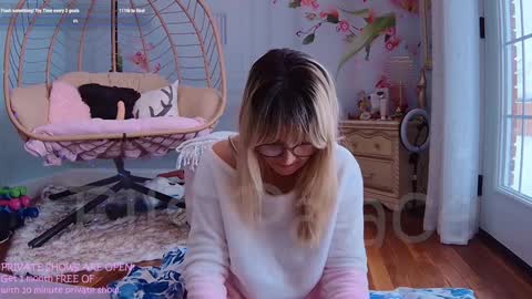 Snapshot of ells_palace chatting on January 12, 6:27 pm Ella Bella Bo Bella online show from January 12, 6:27 pm