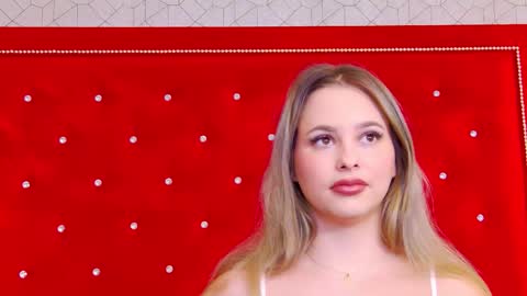 Elsa Jean online show from November 19, 3:28 am