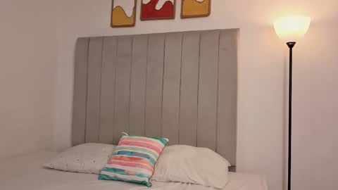 elly online show from February 10, 2:15 am