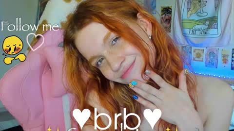 Snapshot of elly_milas chatting on October 12, 7:40 am Elly     Fansly  online show from October 12, 7:40 am