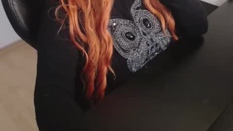 Elly online show from February 18, 7:59 am