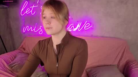 ellya_castro online show from November 9, 12:09 am