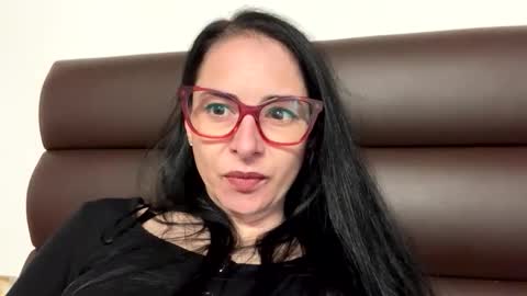 ellyadavis online show from November 22, 6:56 am