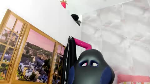 ellybloom online show from May 5, 2:03 pm