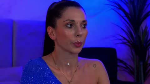 Elly online show from April 3, 6:06 pm