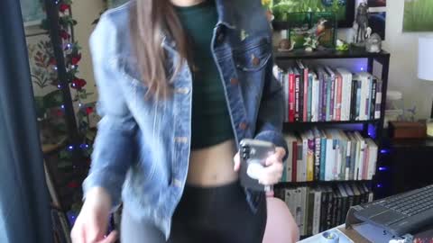 Elly Naomi online show from March 27, 4:51 pm