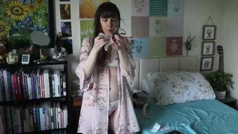 Snapshot of ellynaomi chatting on May 24, 5:07 pm Elly Naomi online show from May 24, 5:07 pm
