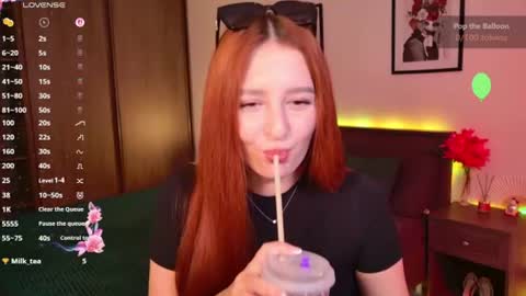 Snapshot of ellypeach chatting on July 8, 11:15 am EllyPeach online show from July 8, 11:15 am