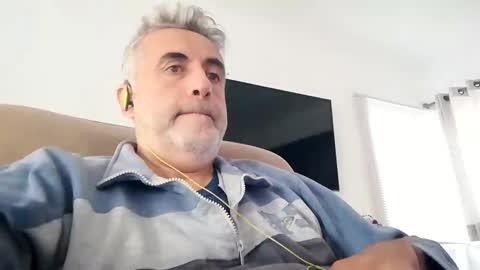 Snapshot of elmejorfvb2 chatting on December 16, 2:05 pm fer online show from December 16, 2:05 pm