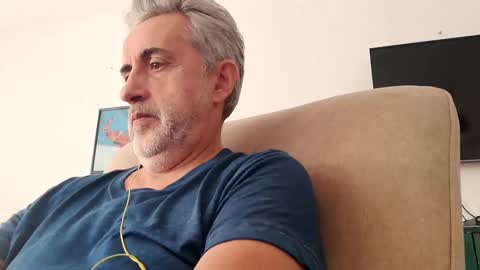 Snapshot of elmejorfvb2 chatting on February 2, 3:49 pm fer online show from February 2, 3:49 pm