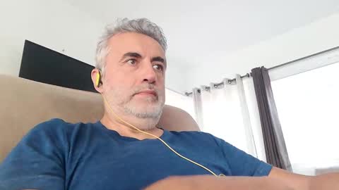 Snapshot of elmejorfvb2 chatting on March 9, 2:21 pm fer online show from March 9, 2:21 pm