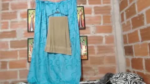 elmiltonnjakee online show from June 10, 1:50 am
