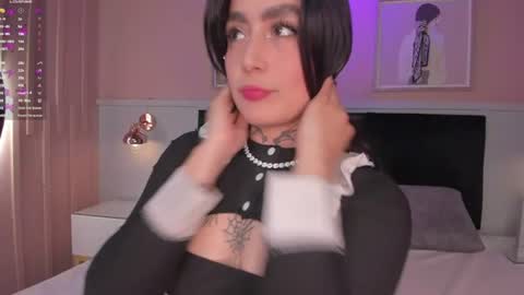 Snapshot of elodie_walker chatting on July 16, 12:11 pm Elodie online show from July 16, 12:11 pm