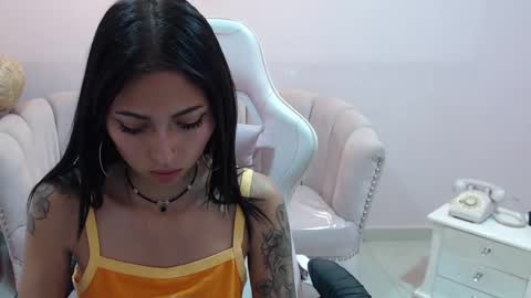 Elody  online show from February 5, 3:23 am