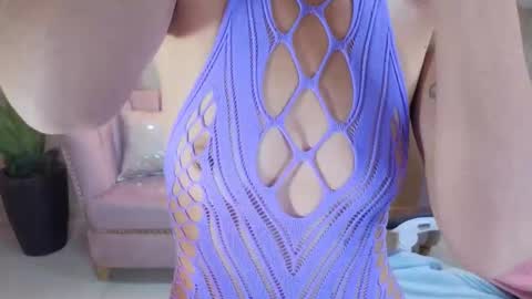 Elody  online show from October 15, 3:39 am