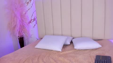 elody_rousse online show from October 17, 11:46 am