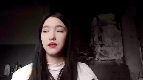 Elara online show from June 5, 2:07 am