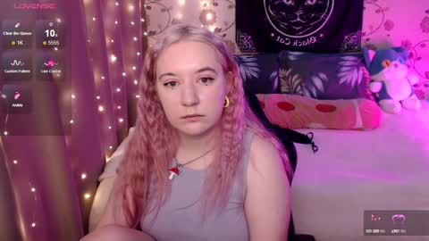 Snapshot of elovinora chatting on December 5, 7:06 pm Ela give me a thumbs up if you like it and this is important for the development of the account online show from December 5, 7:06 pm