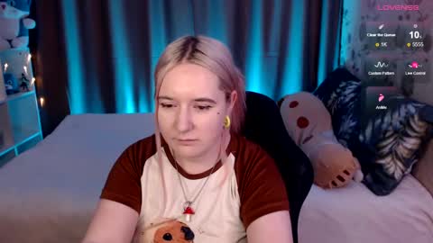 Snapshot of elovinora chatting on December 30, 10:45 pm Ela give me a thumbs up if you like it and this is important for the development of the account online show from December 30, 10:45 pm