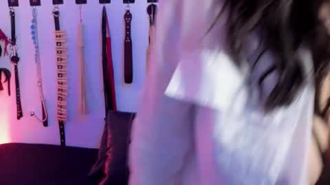 elowen_halley1 online show from February 22, 3:07 am