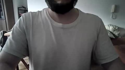 Snapshot of elriclust chatting on February 5, 10:47 pm elriclust online show from February 5, 10:47 pm