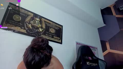 Snapshot of elsalombardi chatting on October 18, 12:28 pm Elsa online show from October 18, 12:28 pm