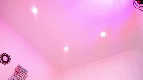 elsiemorrison online show from April 8, 4:29 pm