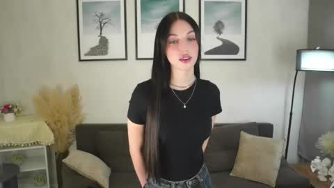 Snapshot of elsienorem chatting on November 17, 12:00 pm Adella online show from November 17, 12:00 pm