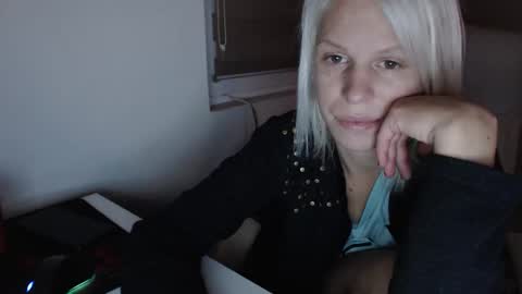 Snapshot of elssa_rush chatting on September 25, 2:04 am elssa_rush online show from September 25, 2:04 am