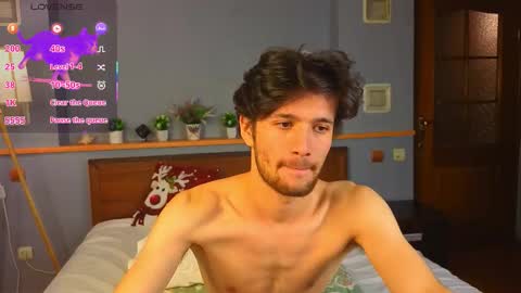 Snapshot of elvano_et chatting on December 2, 6:47 pm Elvano online show from December 2, 6:47 pm