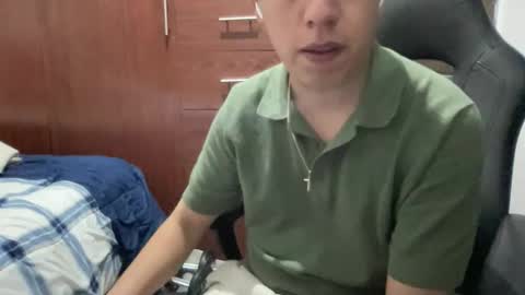 Snapshot of elvergudo0 chatting on May 2, 5:23 am Diego online show from May 2, 5:23 am