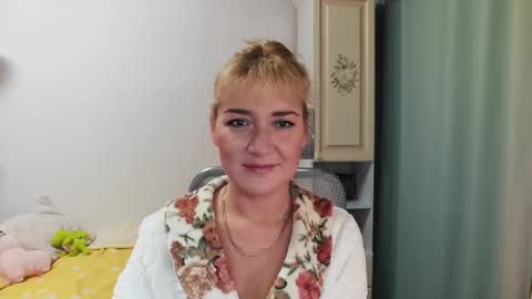 Elvira online show from December 3, 6:26 am