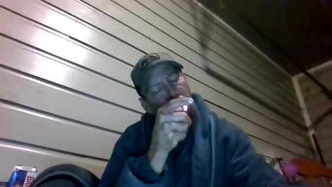 elwooood7 online show from November 8, 11:43 am