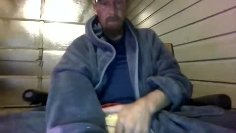 Snapshot of elwooood7 chatting on May 4, 1:40 pm elwooood7 online show from May 4, 1:40 pm