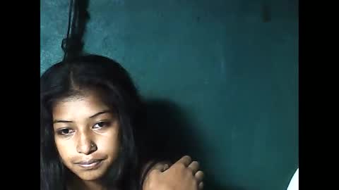 Snapshot of elynah195043 chatting on May 19, 4:46 pm elynah195043 online show from May 19, 4:46 pm