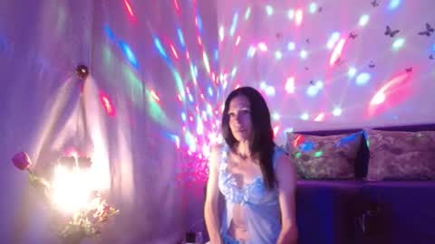 Snapshot of elysasun chatting on June 27, 6:35 pm Elisa online show from June 27, 6:35 pm