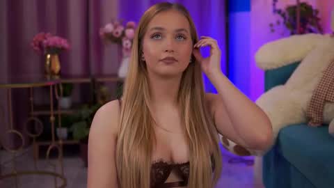 Elyssa online show from January 15, 7:28 pm