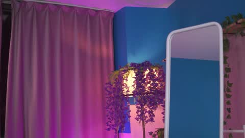 Elyssa online show from April 5, 6:27 pm