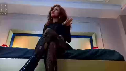 elywren online show from March 25, 3:51 pm