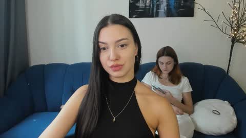 Snapshot of elza_rose chatting on July 8, 9:25 am elza_rose online show from July 8, 9:25 am