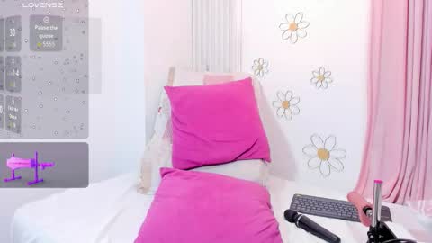 A N D R E A online show from November 6, 2:01 am